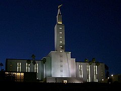 The Los Angeles Temple at night