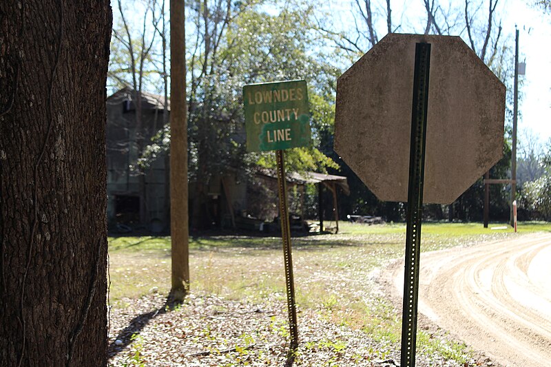 File:Lowndes County border, Strickland Rd.jpg