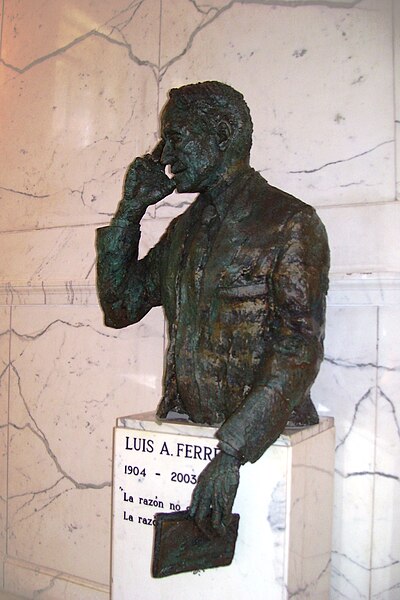 Sculpture of Ferré inside the Capitol of Puerto Rico