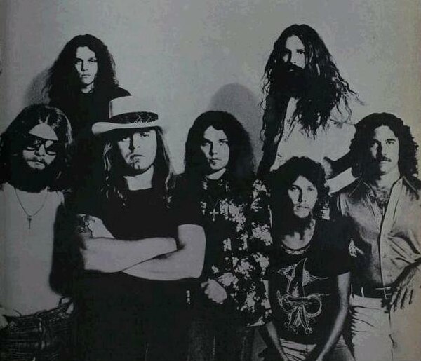 Lynyrd Skynyrd in 1977 (from left to right): Leon Wilkeson, Allen Collins, Ronnie Van Zant, Gary Rossington, Steve Gaines, Artimus Pyle and Billy Powe