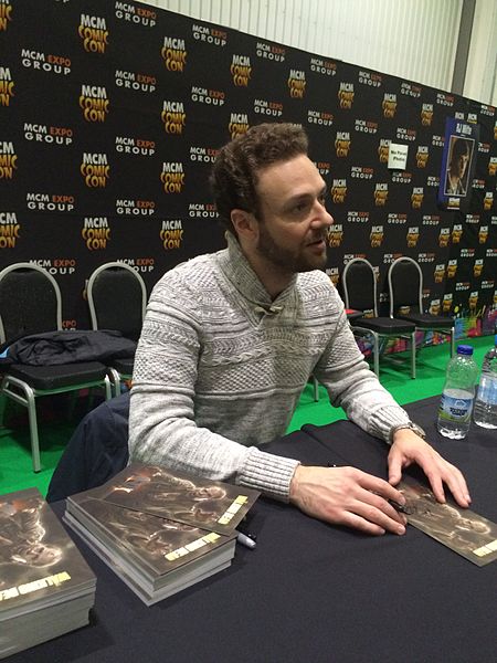 File:MCM Comic Con, London - Oct 2015 (22473629395).jpg