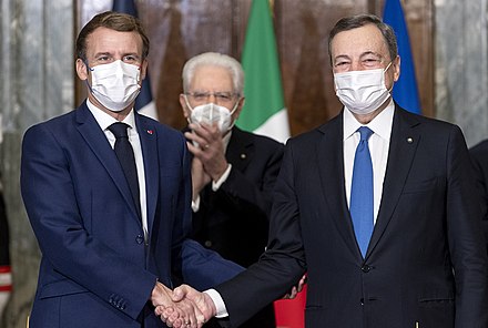 Draghi and the French President Emmanuel Macron, in 2021, following the signing of the Quirinal Treaty