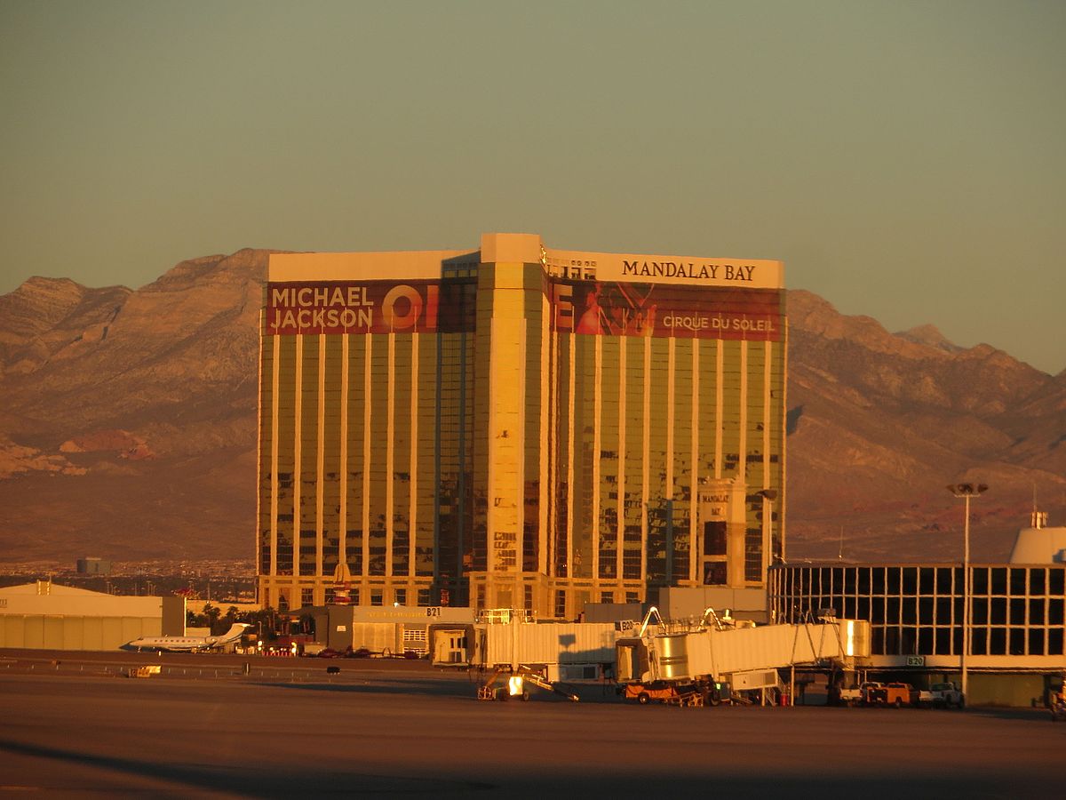 File:Las Vegas Strip 006.Mandalay Bay Complex.133.0395.jpg - Wikimedia  Commons