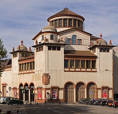 Com arribar a Mercat de les Flors amb transport públic - Sobre el lloc