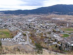 Merritt vide de montoflanko Northwest de la grandurbo