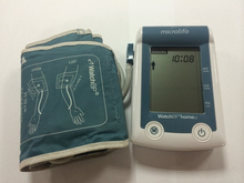 Professional blood pressure monitors - Microlife WatchBP