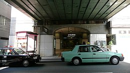 Stația Momoyamagoryomae.jpg