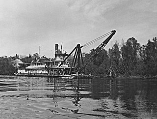 <span class="mw-page-title-main">Snagboat</span> Type of river boat