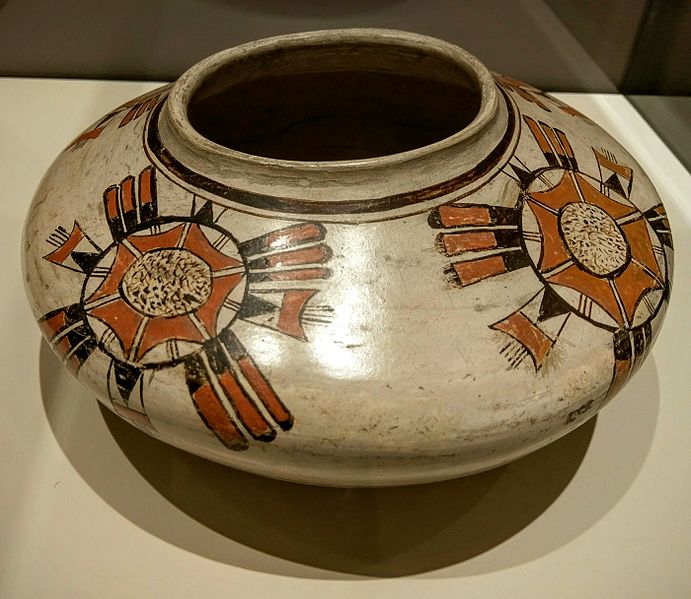 File:Nampeyo pot Crocker Art Museum.jpg