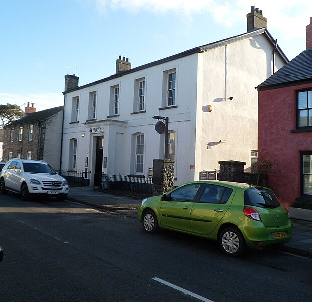 File:NatWest Cowbridge - geograph.org.uk - 3667406.jpg