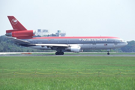 Northwest Airlines McDonnell Douglas DC-10-30 (N232NW 46961 236) (5047594594).jpg