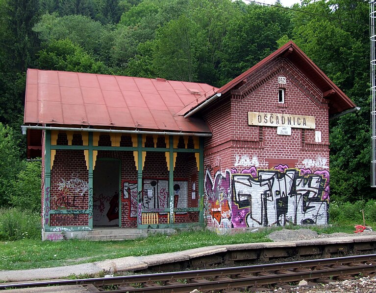 File:Oščadnica - train station.JPG