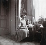 Gran Duquesa Olga con su hermano, zarevich Alexéi (1910).