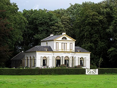 Hoe gaan naar Riniastate met het openbaar vervoer - Over de plek