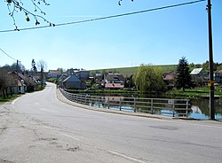 Písečné (ZR), náves.jpg