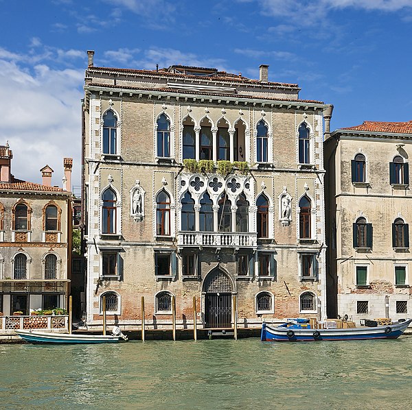 Palazzo Loredan dell'Ambasciatore, Venice