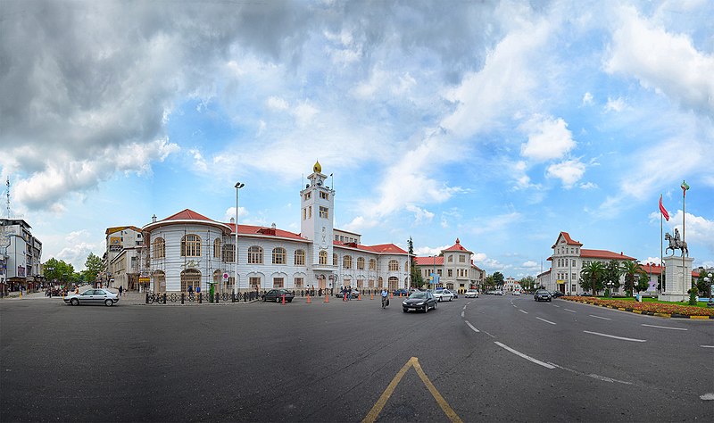 Fitxer:Panorama of Rasht municipality 1.jpg