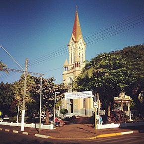 Paróquia Santa Cruz, em Santa Cruz das Palmeiras.jpg