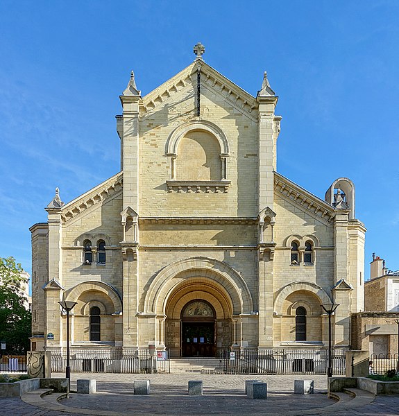 File:Paris 14 eglise ND du travail face 1.jpg