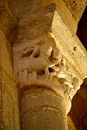 Iglesia Parsac Notre-Dame Entrada en arco Nave sur c.jpg