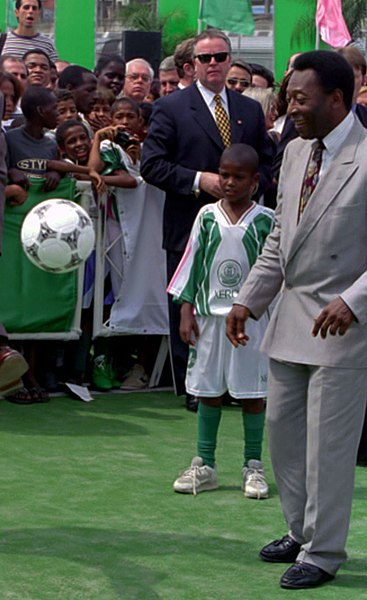 File:Pele.jpg