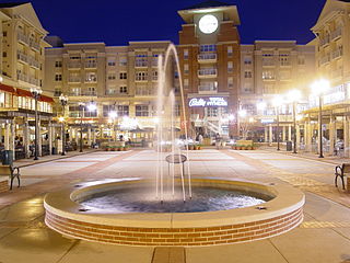 <span class="mw-page-title-main">Pentagon Row</span> Shopping mall in Virginia, United States