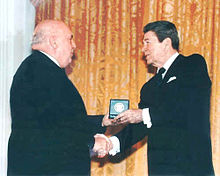 Piasecki (L) receives the National Medal of Technology from U.S. President Ronald Reagan in the 1980s.