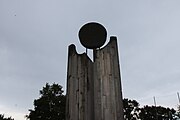 Čeština: Plastika u parkoviště u fotbalového hřiště v Rudolfově, okres České Budějovice, Jihočeský kraj. English: Sculpture at the parking lot at the football pitch in Rudolfov. České Budějovice District, South Bohemian Region, Czechia.