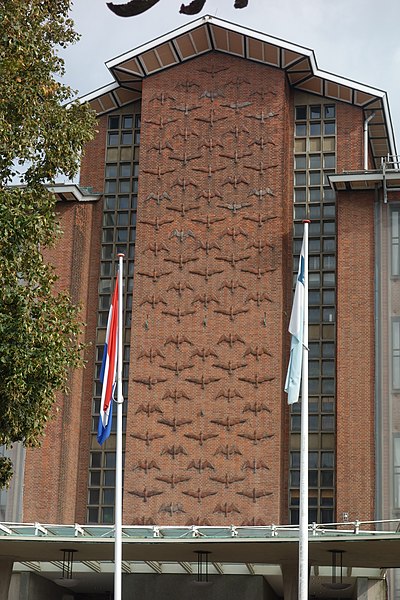 File:PlesmanwegTheHague2017.jpg