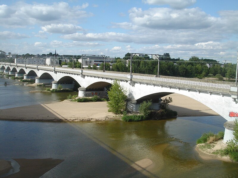 File:Pont de Vierzon (Orléans) 02.JPG