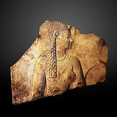 Profile of a queen or goddess-E 16603