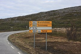 Señal de tránsito en Sandvika en la riksvei 862 a las afueras de Tromsø