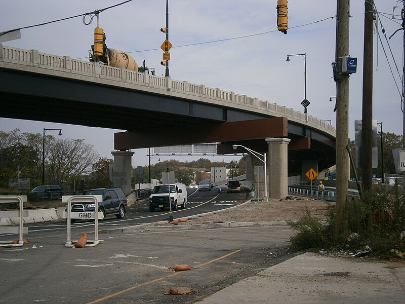 File:Route 1&9 westbound overpass bypassing Tonnelle Circle.jpg