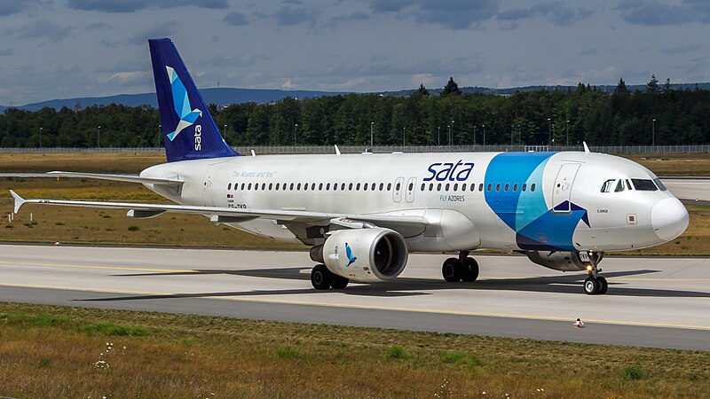 File:SATA International Airbus A320-214 (CS-TKP) at Frankfurt Airport.jpg