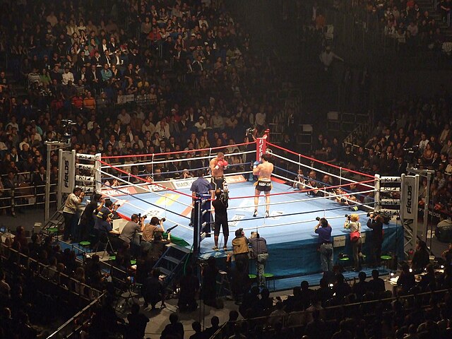 Saki facing Ruslan Karaev at the K-1 World GP 2008 Final