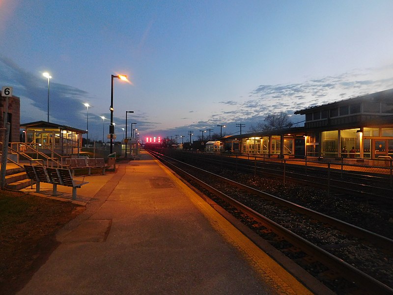 File:Scarborough Station (40784006453).jpg