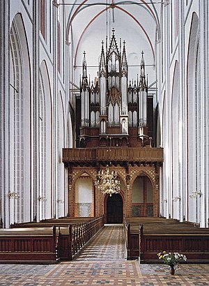 Schwerin Ladegast-Orgel.jpg