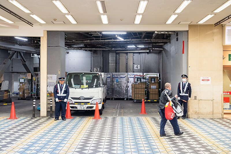 File:Shibuya Station (50015584207).jpg