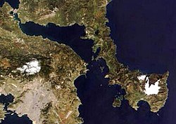 Eteläinen Euboianlahti satelliittikuvassa.
