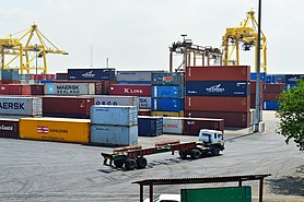 Stacking Intermodal container in Port of Chittagong (15).jpg