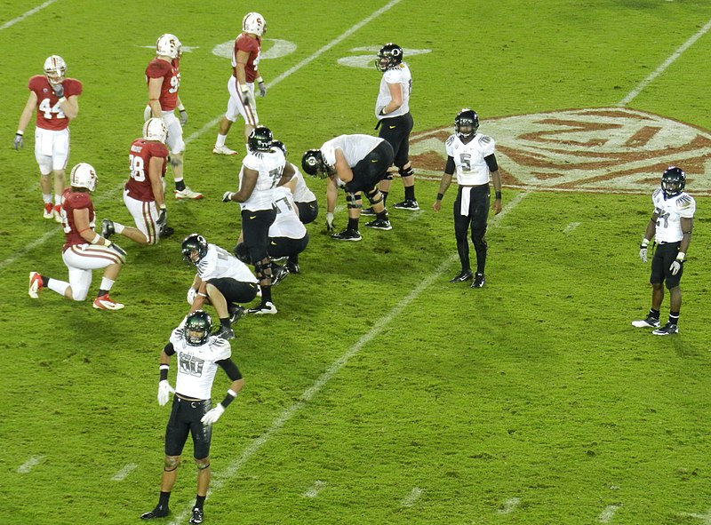 File:Stanford vs Oregon football 2011 04.jpg