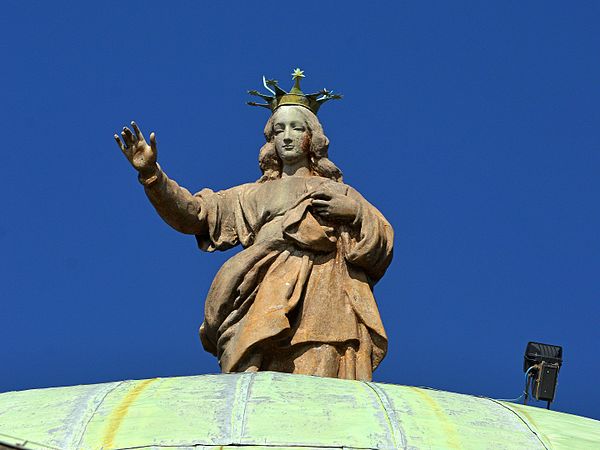 Statua Madonna sulla cupola