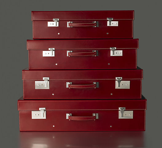 File:Suitcases-1.jpg - Wikimedia Commons