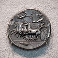 Syrakosai - 413-399 BC - silver tetradrachm - female charioteer in quadriga and Nike - head of Arethousa - Berlin MK AM 18205396 - 02