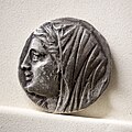 Syrakosai - queen Philistis - 274-216 BC - silver 16 litrai - head of Philistis - Nike driving quadriga - Tübingen MUT