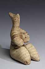 Figura femenina de terracota de Tell Halaf. Walters Art Museum