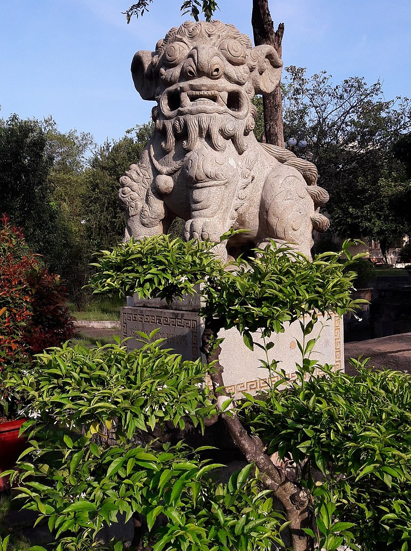 Tượng Nghê Việt bằng đá khối lớn tại Văn Miếu Trấn Biên Đồng Nai