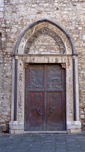 File:Taormina duomo 17.jpg