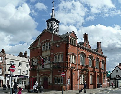 How to get to Thame Town Hall with public transport- About the place