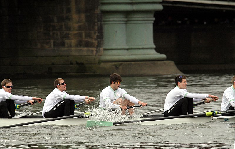 File:The Cambridge ship's complement during The Boat Race in spring 2013 (2).JPG